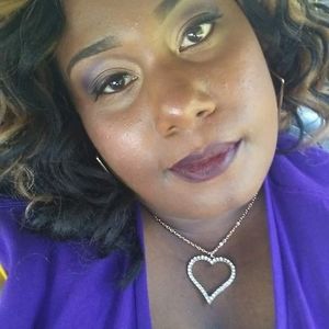 Meet your Posher, Monique